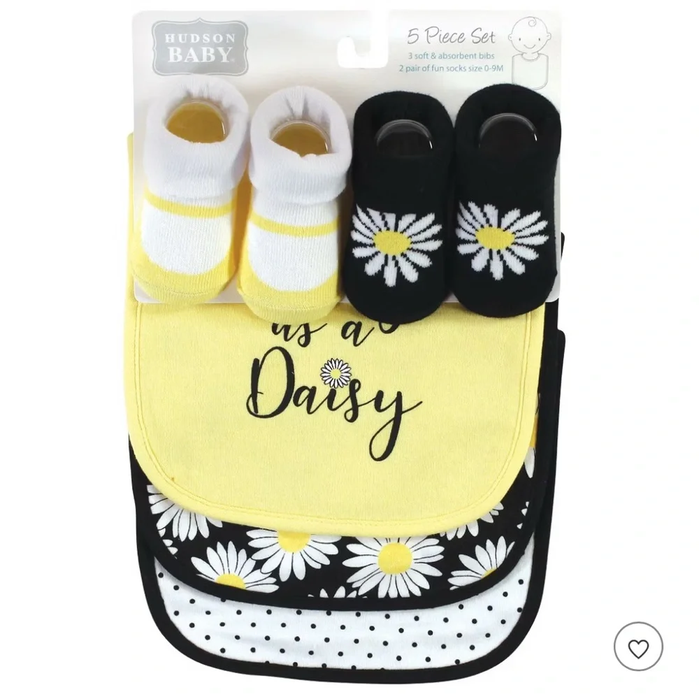 NWT Hudson Baby Infant Girl Cotton 3 Bibs,2 prs Sock Sets, Pretty Daisy msrp $23